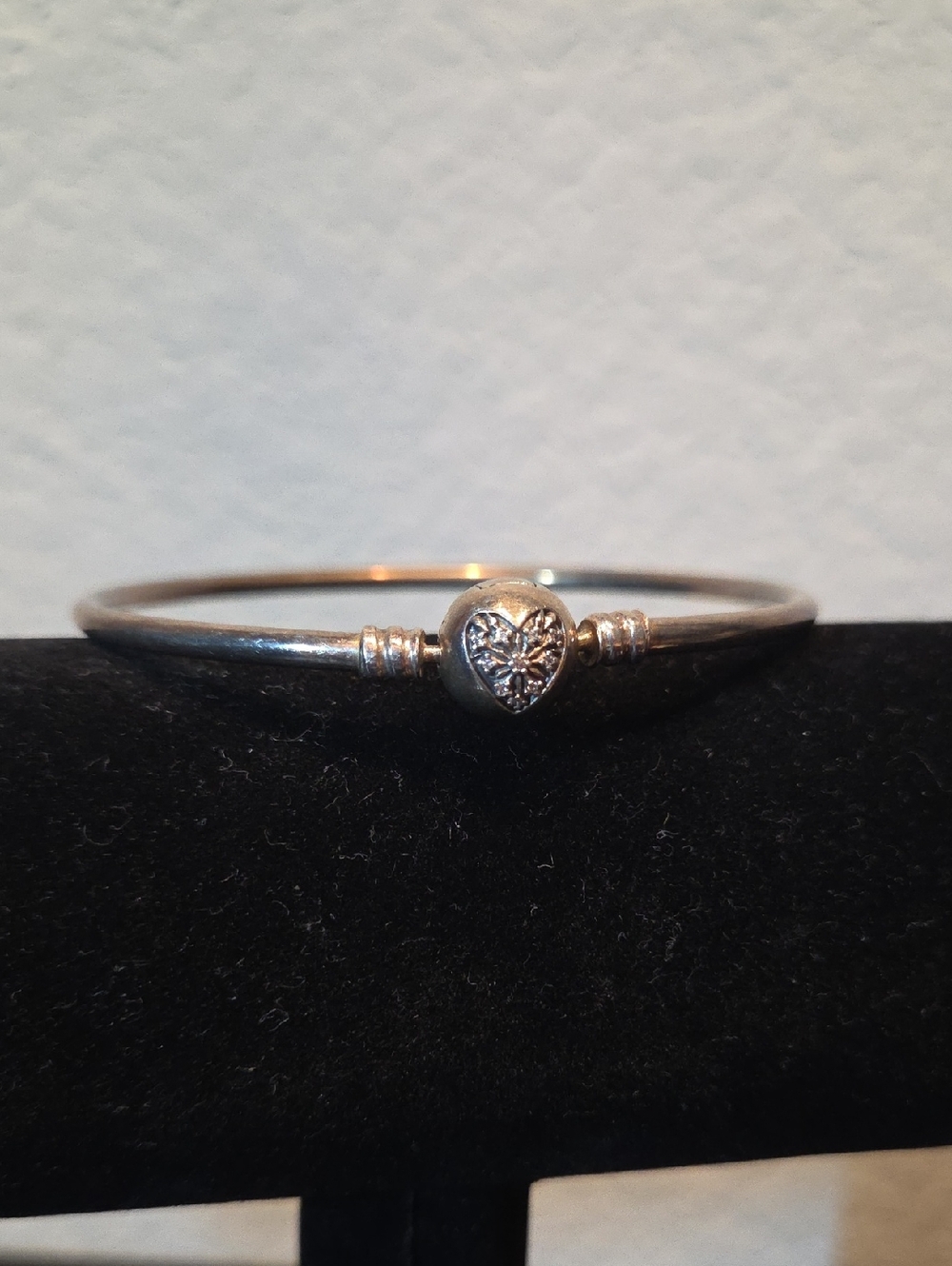 Sterling Silver Heart Clasp Bangle